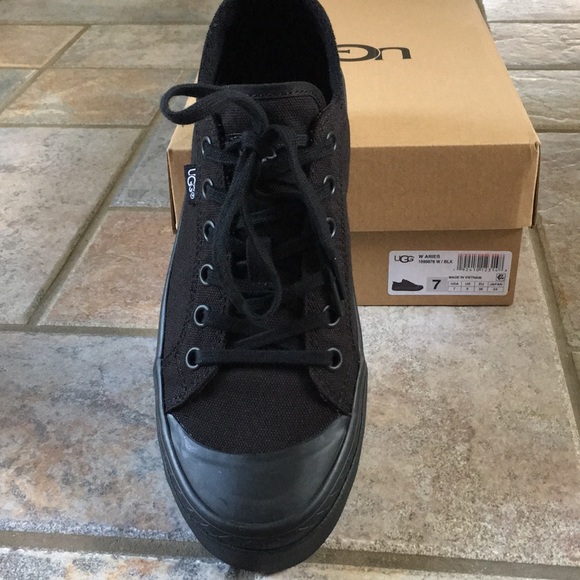 ugg aries sneaker